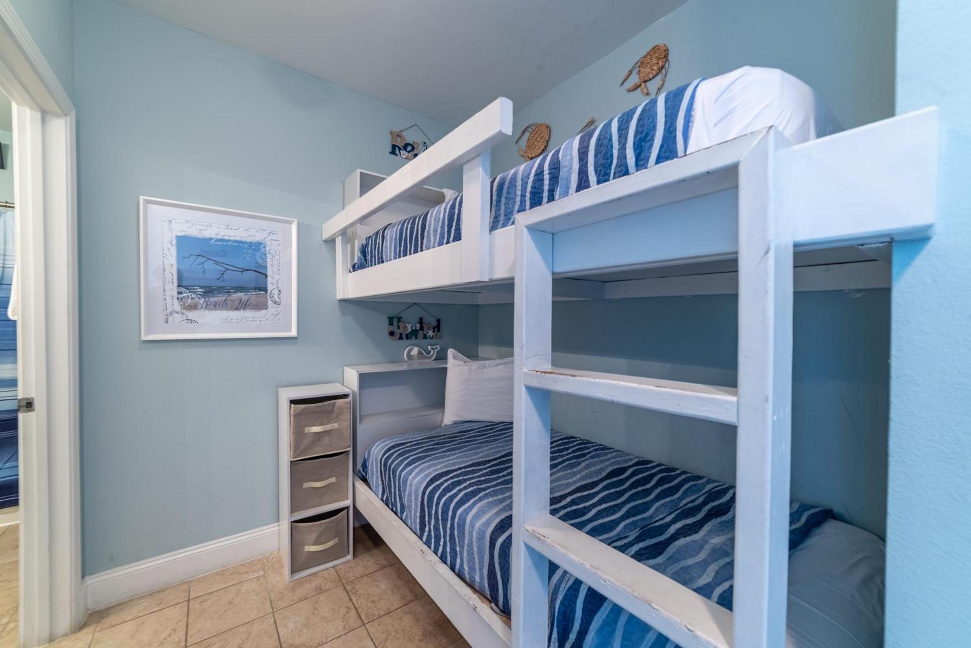 Holiday home Laketown Wharf 2117 'high Tide' Panama City Beach